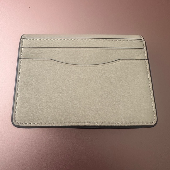 Coach Ivory Bandit Card Case NWT - Picture 4 of 4